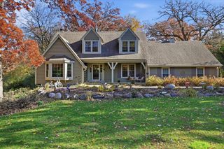 1010 S Wayfare TRAIL, Summit, WI 53066