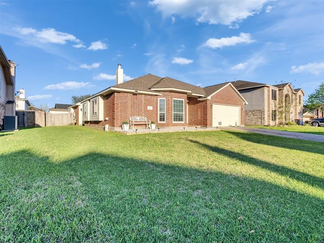 8018 Fox Street, Baytown, TX 77523