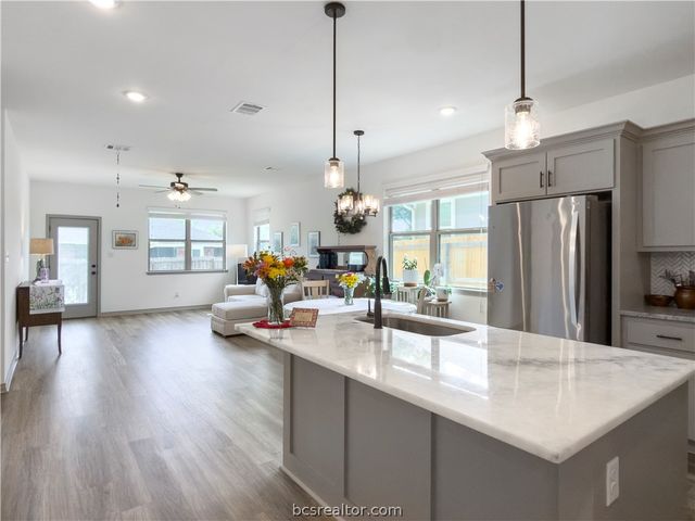 417 Marble Falls Drive, Bryan, TX 77803
