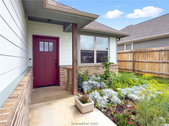 417 Marble Falls Drive, Bryan, TX 77803