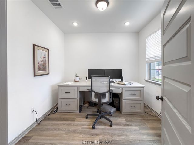 417 Marble Falls Drive, Bryan, TX 77803