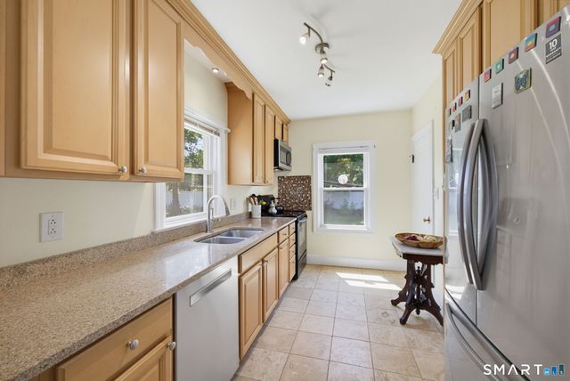 19 Burton Avenue, Norwich, CT 06360