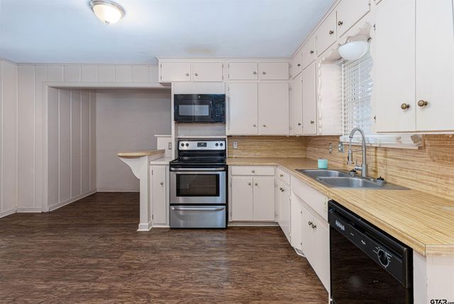 3143 Donnybrook Ave, Tyler, TX 75701