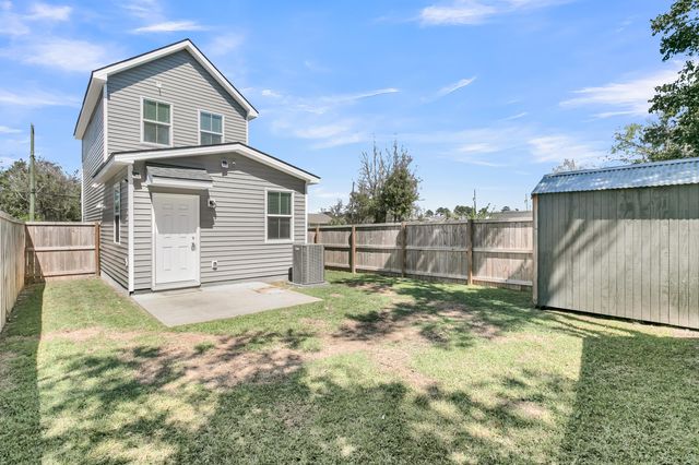 1995 Forest Avenue, North Charleston, SC 29405