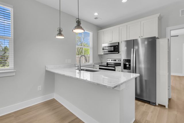 1995 Forest Avenue, North Charleston, SC 29405