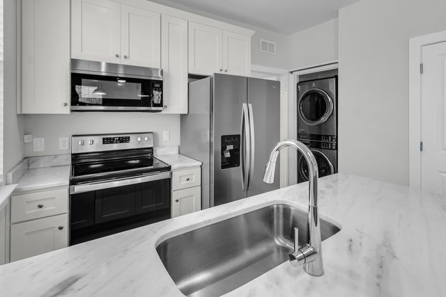 1995 Forest Avenue, North Charleston, SC 29405