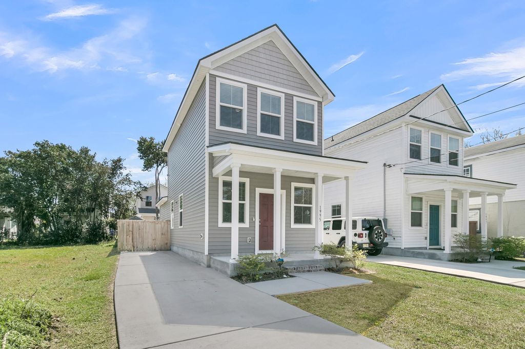 1995 Forest Avenue, North Charleston, SC 29405