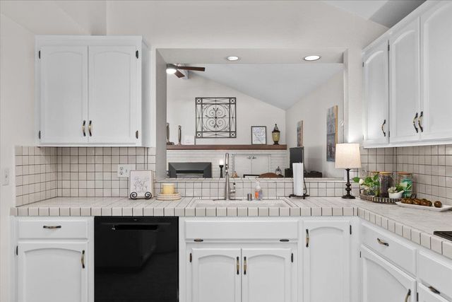 773 Mulholand Dr, Ripon, CA 95366