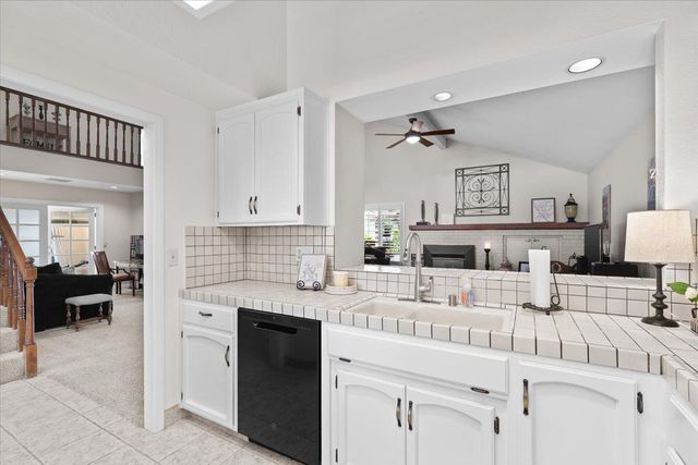 773 Mulholand Dr, Ripon, CA 95366