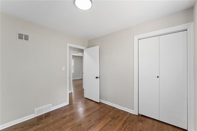 1211 NE 67th Place, Gladstone, MO 64118