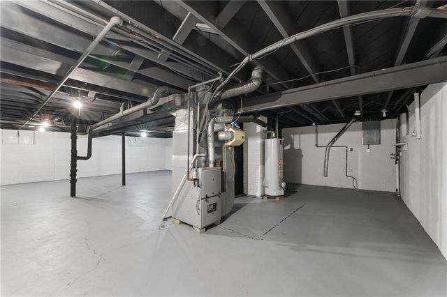 1211 NE 67th Place, Gladstone, MO 64118