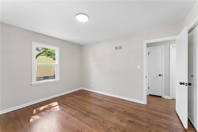 1211 NE 67th Place, Gladstone, MO 64118