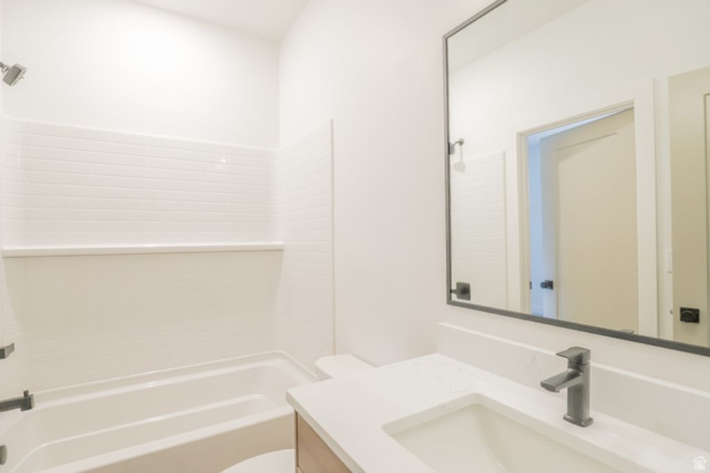 Image 18 of property listing at 3784 GRAPE IVY CT #105, Millcreek, UT 84106