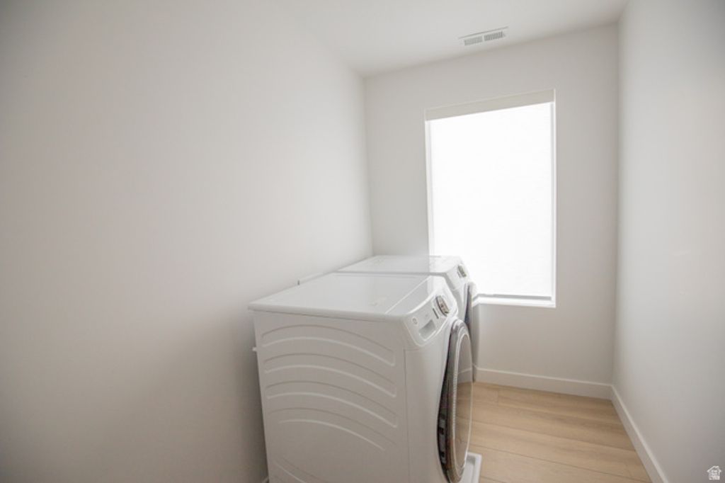 Image 7 of property listing at 3784 GRAPE IVY CT #105, Millcreek, UT 84106