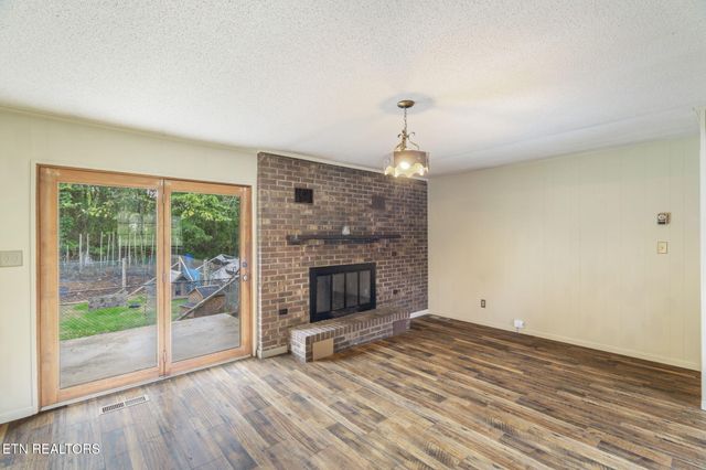 6906 N Ruggles Ferry Pike, Knoxville, TN 37924