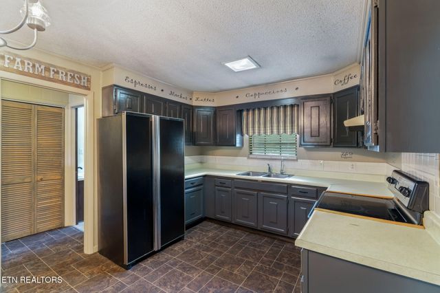 6906 N Ruggles Ferry Pike, Knoxville, TN 37924