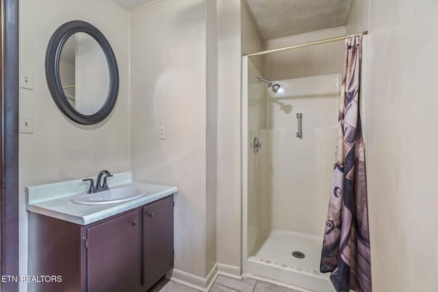 6906 N Ruggles Ferry Pike, Knoxville, TN 37924