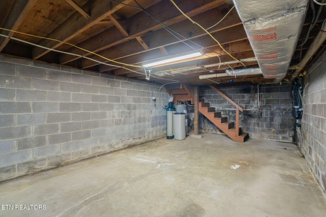 6906 N Ruggles Ferry Pike, Knoxville, TN 37924