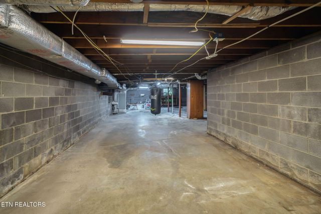 6906 N Ruggles Ferry Pike, Knoxville, TN 37924