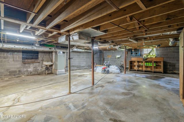 6906 N Ruggles Ferry Pike, Knoxville, TN 37924