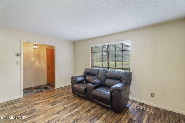 6906 N Ruggles Ferry Pike, Knoxville, TN 37924