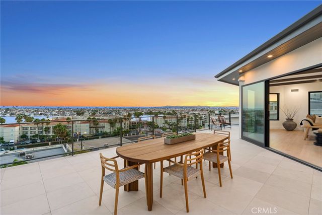 1021 Kings Road, Newport Beach, CA 92663