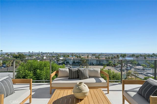 1021 Kings Road, Newport Beach, CA 92663