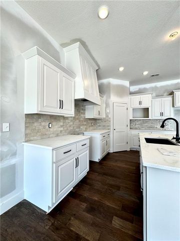 7609 NE 103rd Terrace, Kansas City, MO 64157