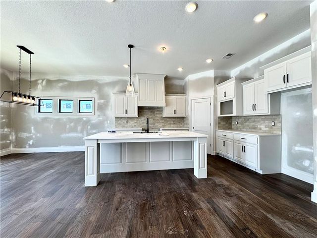 7609 NE 103rd Terrace, Kansas City, MO 64157