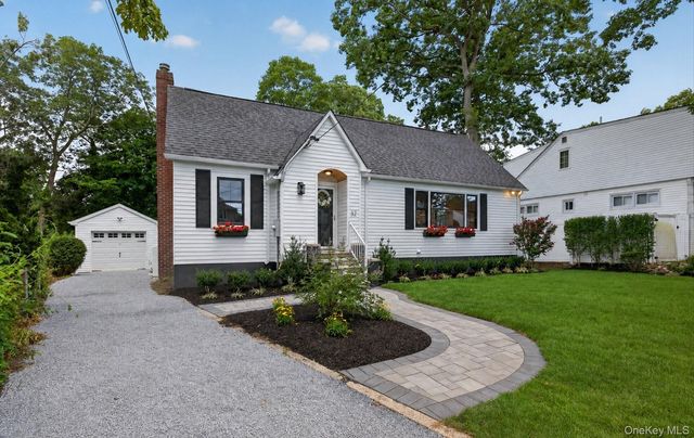 32 Horton Drive, South Huntington, NY 11746