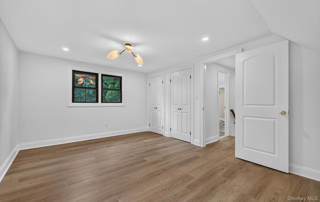 32 Horton Drive, South Huntington, NY 11746