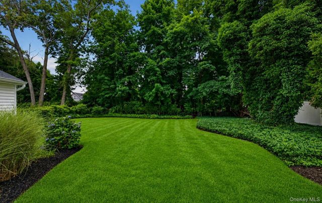 32 Horton Drive, South Huntington, NY 11746