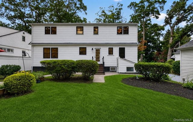 32 Horton Drive, South Huntington, NY 11746