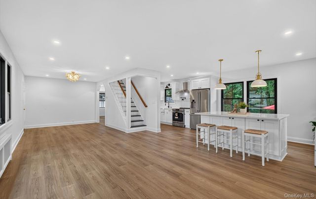 32 Horton Drive, South Huntington, NY 11746