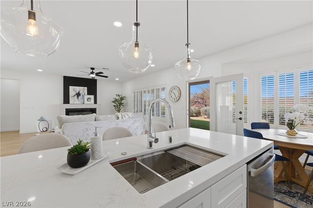 2562 Downeyville Avenue, Henderson, NV 89052