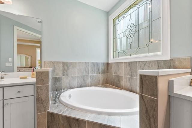 215 Silver Court, Hoschton, GA 30548