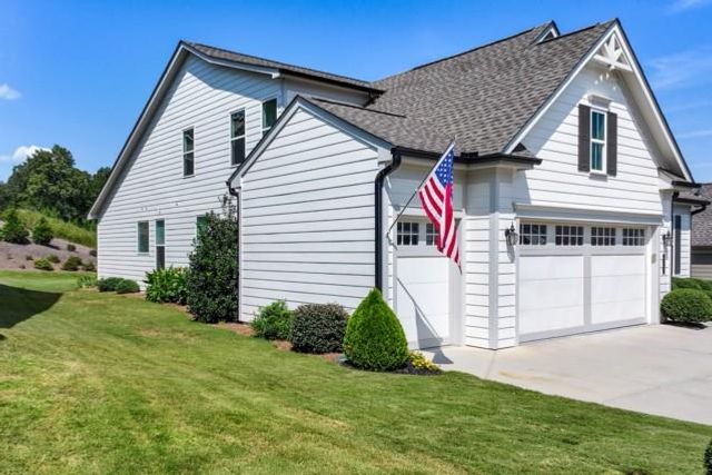 215 Silver Court, Hoschton, GA 30548