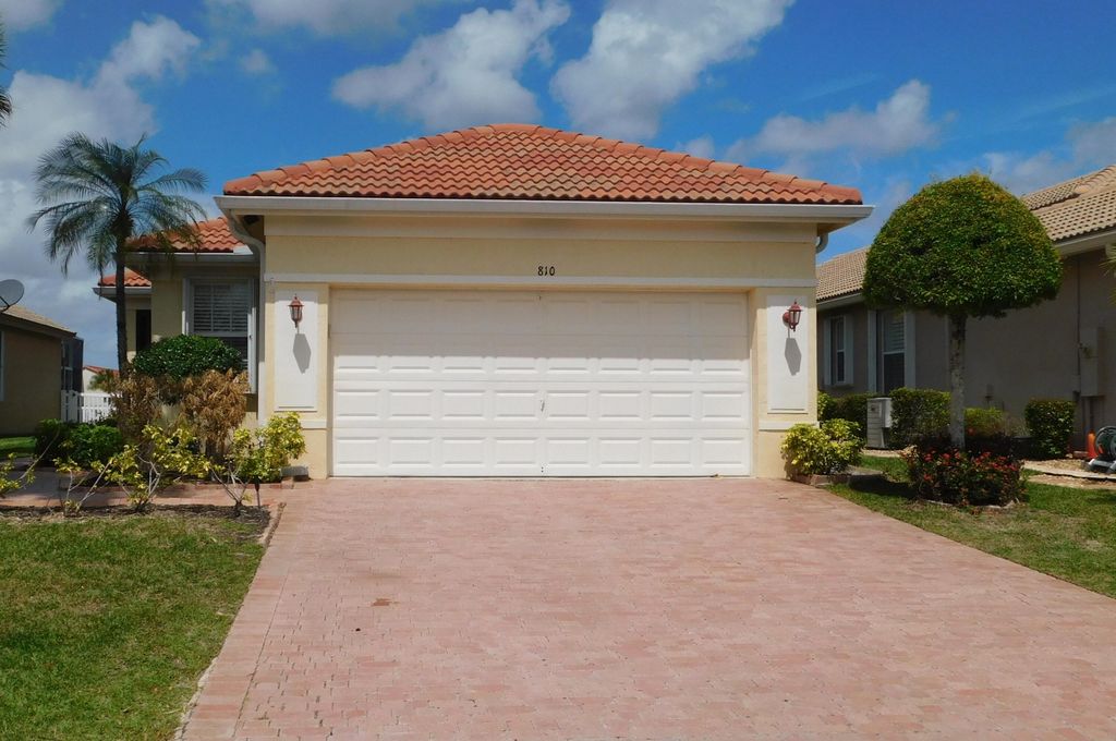 810 NW Rutherford Court, Port St. Lucie, Port St Lucie, FL 34983