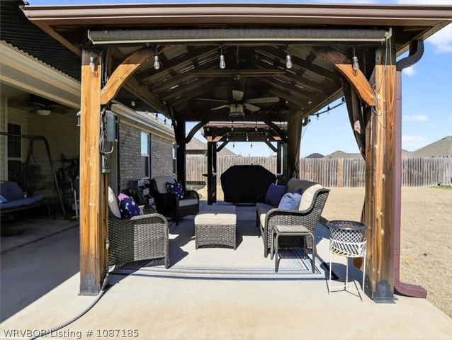 9023 Hawthorne Lane, Fort Smith, AR 72908