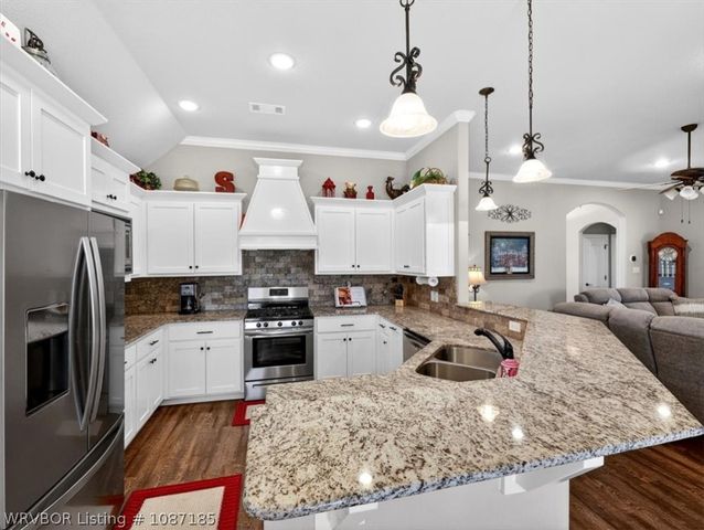 9023 Hawthorne Lane, Fort Smith, AR 72908