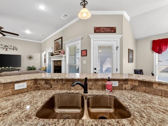 9023 Hawthorne Lane, Fort Smith, AR 72908