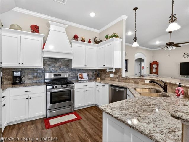 9023 Hawthorne Lane, Fort Smith, AR 72908