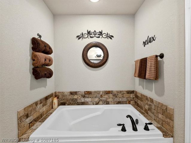 9023 Hawthorne Lane, Fort Smith, AR 72908