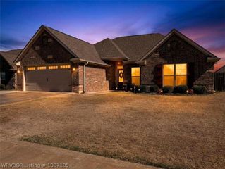 9023 Hawthorne Lane, Fort Smith, AR 72908