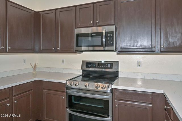 2210 E BRANHAM Lane, Phoenix, AZ 85042