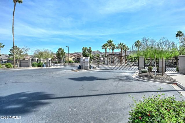 2210 E BRANHAM Lane, Phoenix, AZ 85042