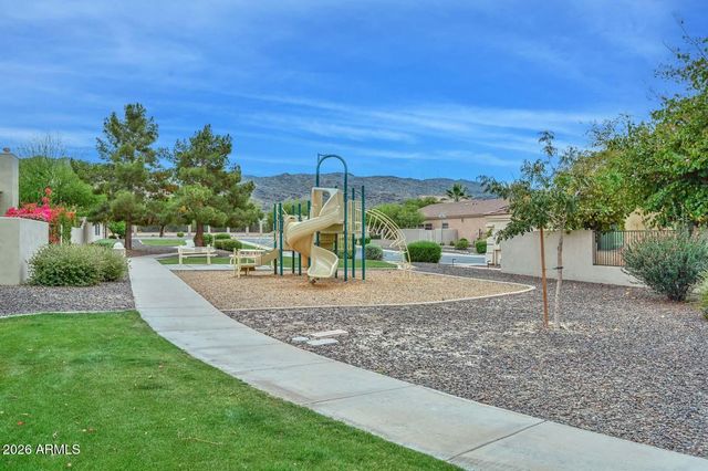 2210 E BRANHAM Lane, Phoenix, AZ 85042