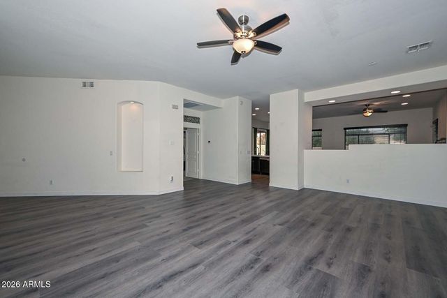 2210 E BRANHAM Lane, Phoenix, AZ 85042