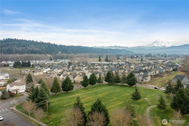 1005 Van Ogle Lane NW, Orting, WA 98360