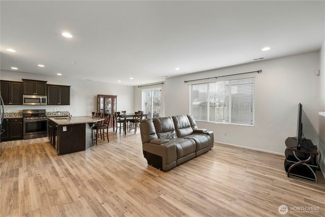 1005 Van Ogle Lane NW, Orting, WA 98360